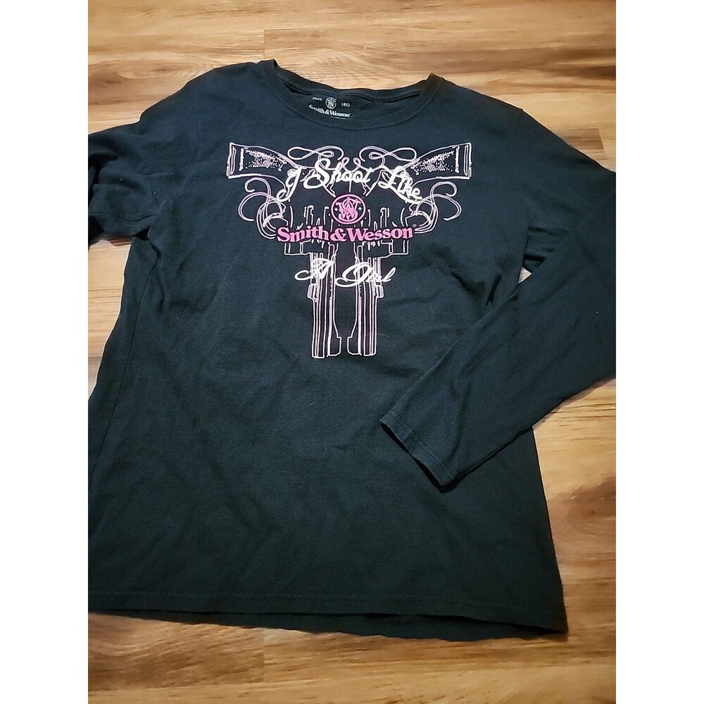 Smith & Wesson T Shirt Black Women’s Size M Graphic Tee L/S I Shoot Like A Girl